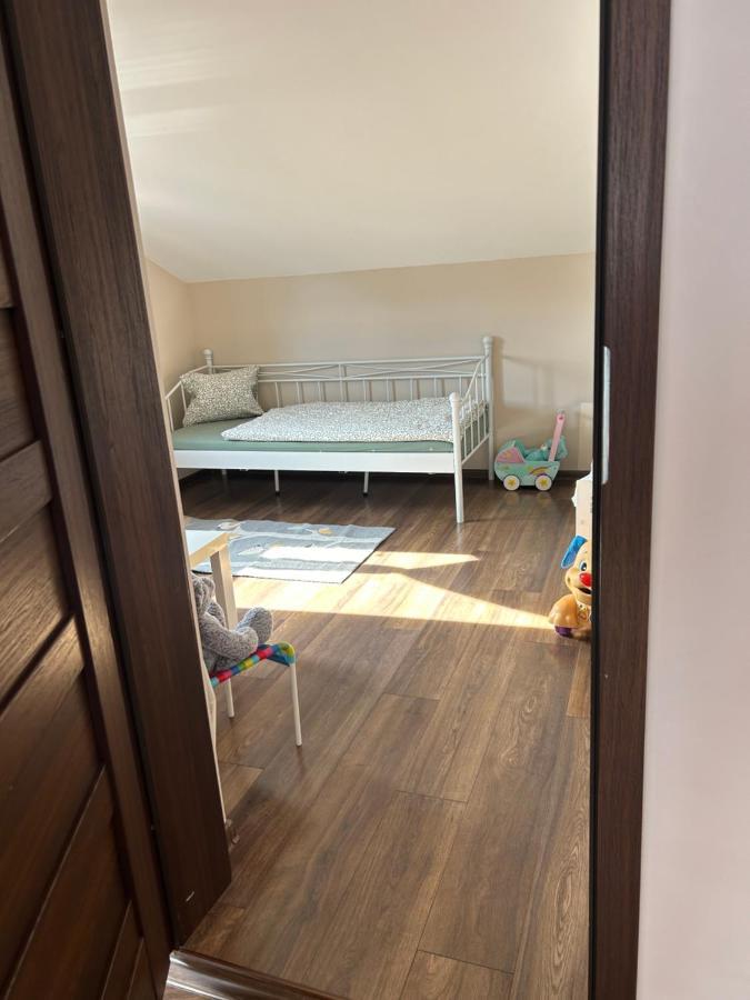 Apartament Bobrzanska - 4 Bedrooms Sypialnie シュフィドニツァ エクステリア 写真