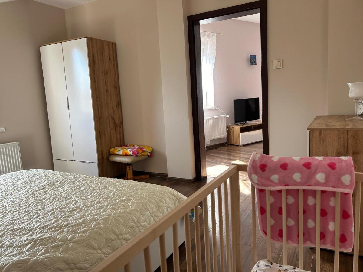 Apartament Bobrzanska - 4 Bedrooms Sypialnie シュフィドニツァ エクステリア 写真