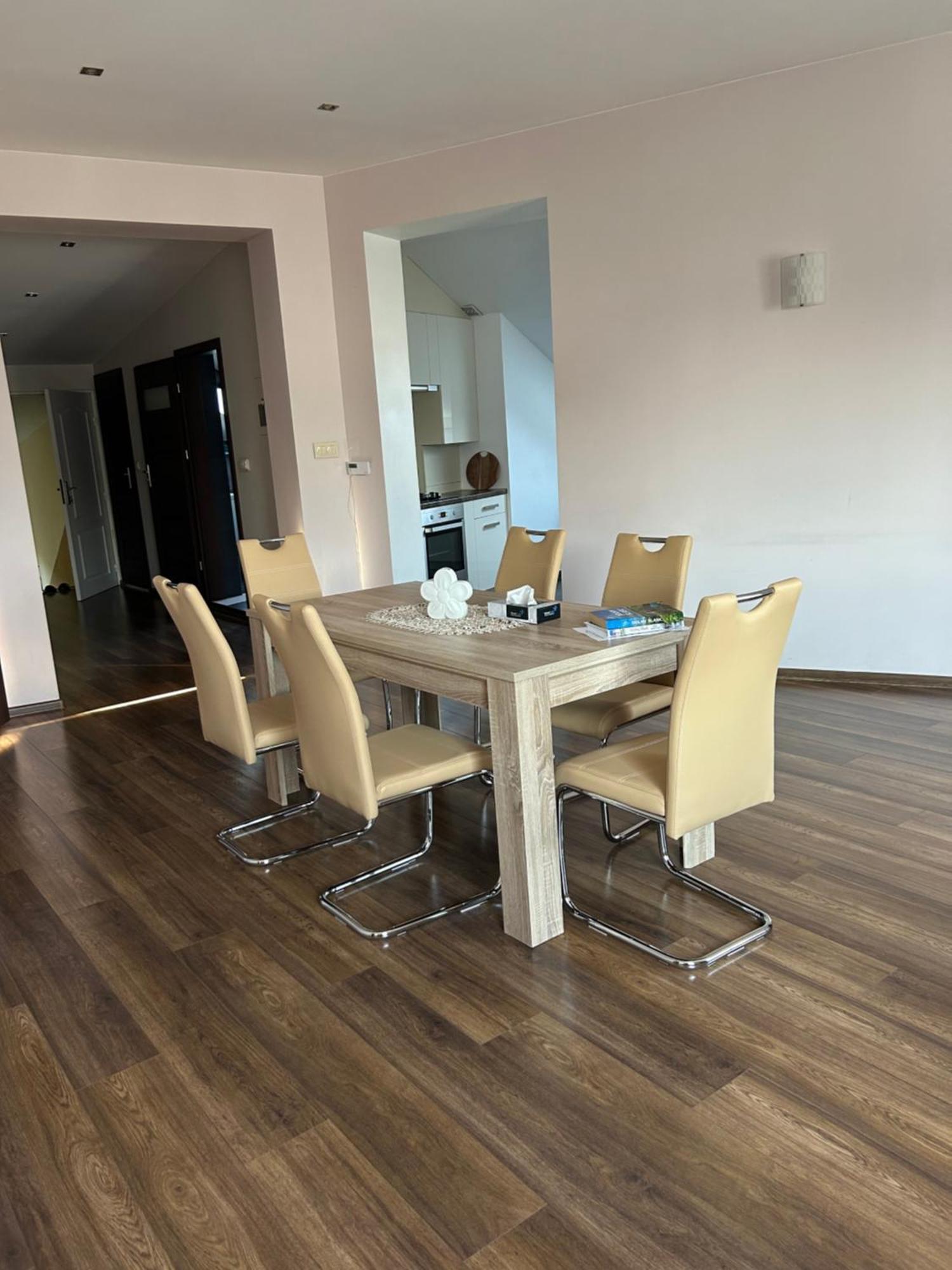 Apartament Bobrzanska - 4 Bedrooms Sypialnie シュフィドニツァ エクステリア 写真